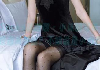 BoBoSocks袜啵啵 - 小沫的写真作品，校服裤里丝？不如说是小心思
