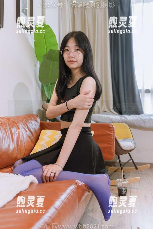 BoBoSocks袜啵啵-甜甜圈 BoBoSocks袜啵啵 - 甜甜圈:在无圣光下,两双高跟鞋的神秘故事