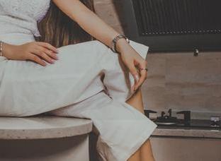 GIRLT果团网 - 百变豹纹的周晓唯：私拍图片里藏着你想不到的俏皮瞬间！