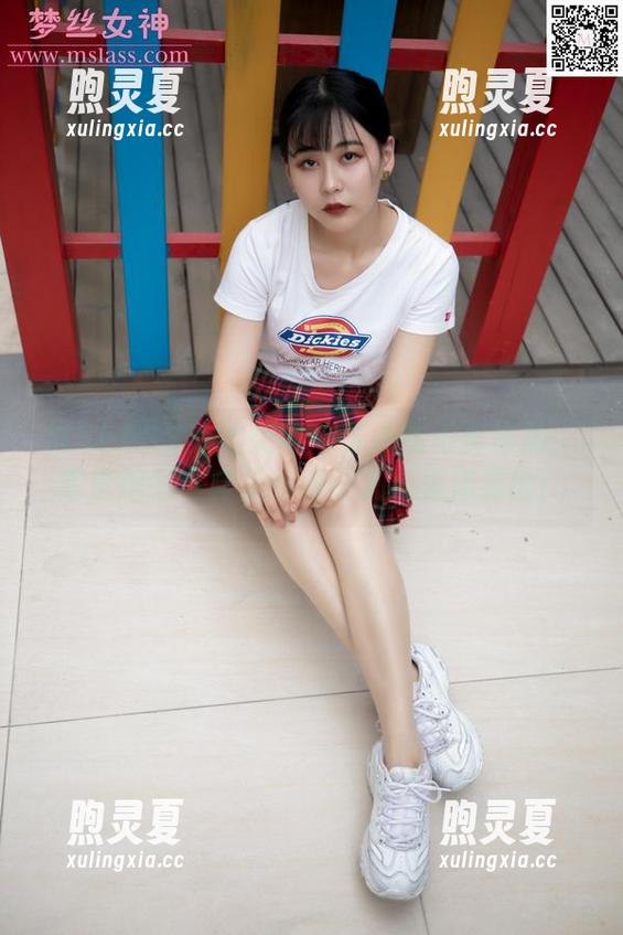 MSLASS梦丝女神-苏沐 MSLASS梦丝女神 - 苏沐的写真作品:笔直细腿,真是细得让人心里痒痒的!