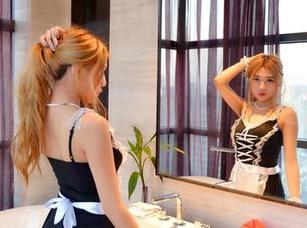 PANS写真 - 英英在吊带里找到了魔力，来看看她的写真分享吧！