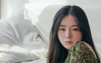 瑜伽的灵性与Pia(피아)的私拍：原图曝光，一个眼神，万种风情。
