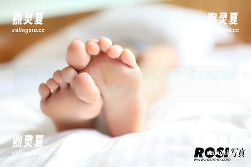 ROSI-小莉 ROSI - 小莉的纯白套图分享,这种感觉,真想一直沉醉在她的世界里!