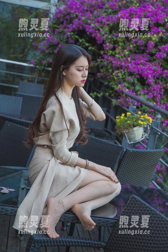 Sia不吃鱼 微密圈 - Sia不吃鱼特别版:空姐合集更新,看她如何在云端舞动!