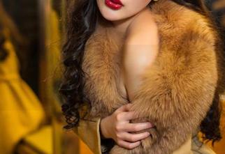 TouTiao头条女神 - 看艾小青如何把少女写真图集的幽默进行到底！