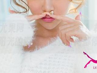 UGirls尤果网 - 最新校园写真！林妃媛触碰阳光的瞬间，感觉时间都停了
