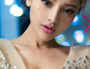 UGirls尤果网 - 图包里的艾小青妹妹，好像在无意间偷走了我的注意力！