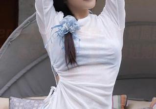 Xiuren秀人网 - 尹甜甜的瑜伽原图可真有意思，感觉一不小心就能掉进她的魅力漩涡里。