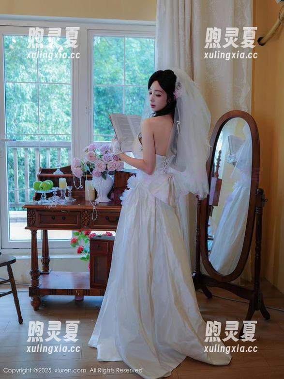 Xiuren秀人网-陈思琪Art Xiuren秀人网 - 陈思琪Art的比基尼写真,清风拂过,还有点小心跳