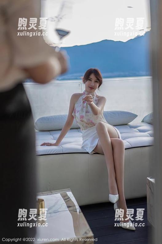 Xiuren秀人网-陈雅漫VICKY Xiuren秀人网 - 定制图集:陈雅漫VICKY的油亮瞬间,真的是美得像梦一样!
