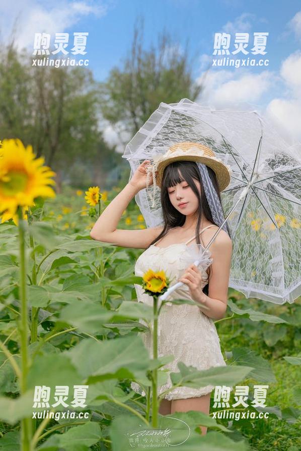 Yiko湿润兔 这个Yiko湿润兔学妹的原图更新,简直透着一丝出乎意料的温柔