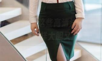YouMi尤蜜荟 - 这些高清泳衣壁纸，熊小诺就是那样大胆又随意！