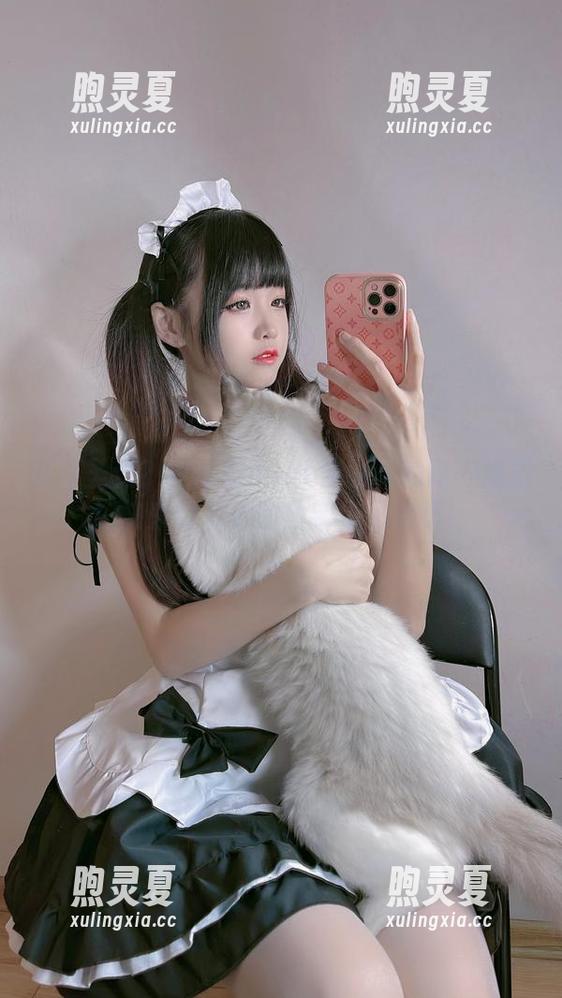 草莓圣代？更像是miko酱ww的甜美绝招！快来看看她的最新作品集吧！