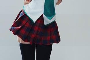 当puypuy女孩与色彩碰撞：图集精选，仿佛每张照片都在诉说故事。