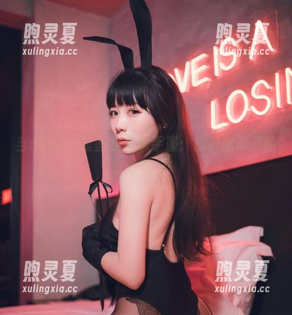 usejan蓝蓝 当usejan蓝蓝穿上水手服:免费图册里的奇妙旅行!