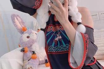 高清原图中的二阶堂宅绘子，白裙飘动间仿佛有魔力，唉，真是被这种轻盈的气息迷住了，无法自拔。