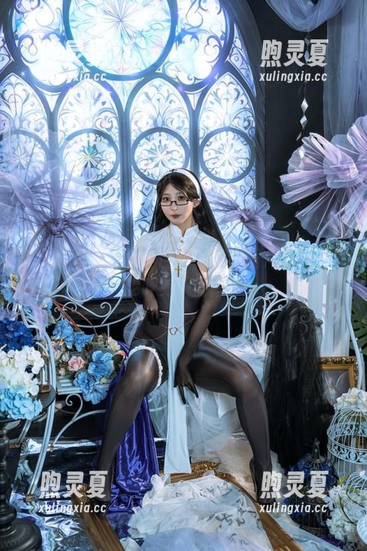 踏入云溪溪奶桃的世界：精选图片里的御前二叶鬼人冒险！