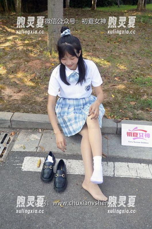 初夏女神 - 壁纸版依依：睡衣美图竟然让我想起了那部甜腻腻的电视剧！