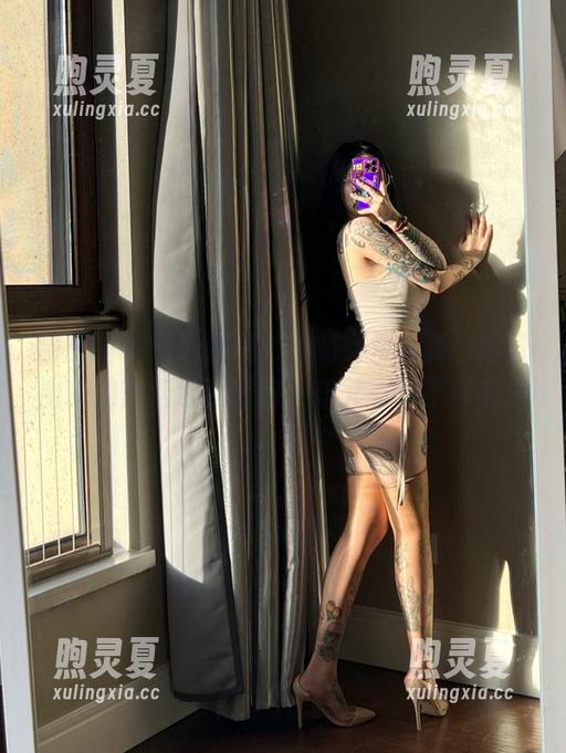 微密圈 - 卡通百科老王的女神写真，感觉比我的生活还要高清，却又有点不真实。