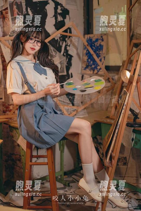 咬一口兔娘 咬一口兔娘的厨娘设定:写真的背后是味蕾的诱惑