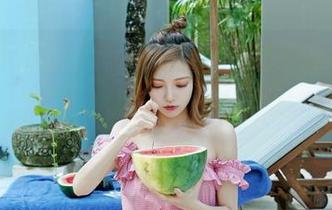 嗲囡囡 - 欣欣Rubybaby的长腿写真，资源值得收藏，但谁能抵挡得住，她的魅力呢？