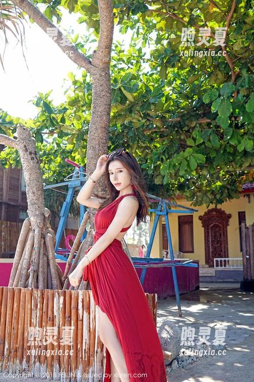 嗲囡囡-潘琳琳ber 嗲囡囡 - 潘琳琳ber的美脚网盘大放送,点击下载,请勿被美足迷了眼哦!