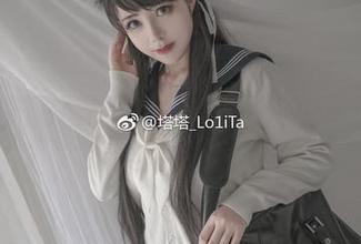 短裙与塔塔_Lo1iTa：私拍中不经意流露的那种气息…