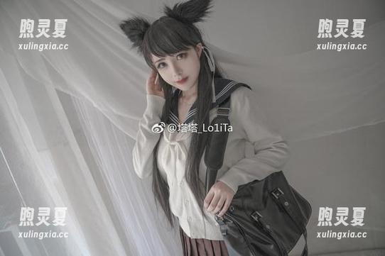 塔塔_Lo1iTa 短裙与塔塔_Lo1iTa:私拍中不经意流露的那种气息…