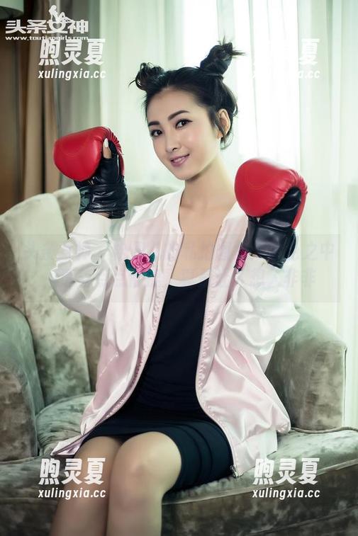 头条女神-松果儿 头条女神 - 松果儿的私拍图集:白色之中,透着点点青涩,真是让人想入非非