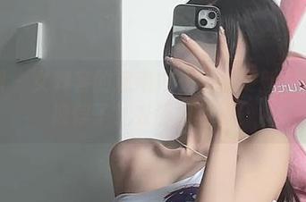 微密圈 - 女刺客的运动内衣美图更新：我的心被俘了、衣服却不紧！