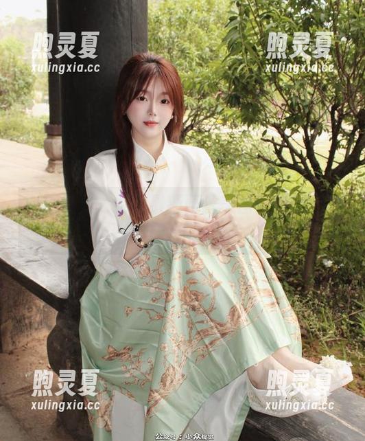 小众视觉-兰兰 小众视觉 - 兰兰最新蕾丝美图:简直是一场视觉的华丽冒险!