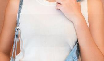 推女神 - Kiren_程程程的套装写真：这是色彩与身体的调皮互动。