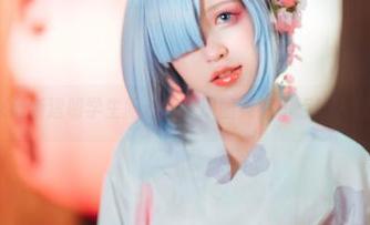 晕崽Zz最新透明学生服合集，原图竟然有点让人流口水？