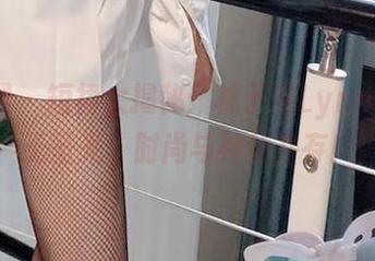 微密圈 - 短裙大揭秘：林子喵Lynne照样无圣光，时尚与神秘并存！