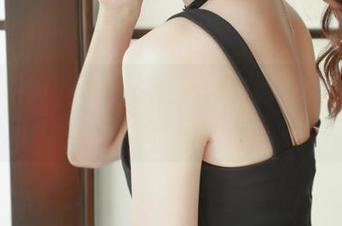 梦丝女神 - 魏婷婷：无圣光也能引发无限想象的内衣作品
