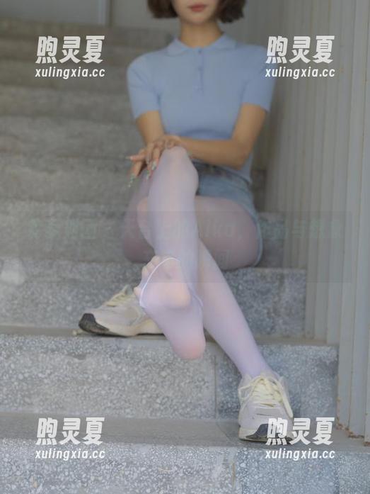 森萝财团-Aika 森萝财团 - 天台上的Aika,作品与想象交错的瞬间