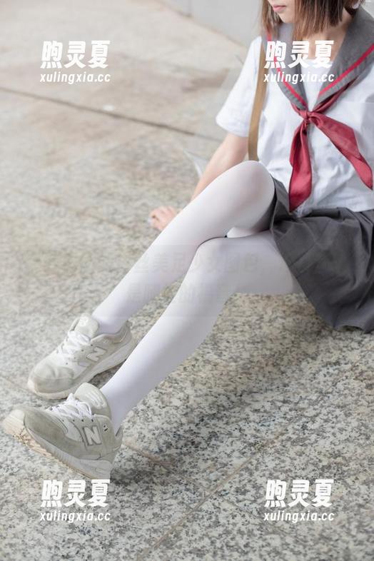 森萝财团的白丝美足少女图包，这货简直是腿控的福音！
