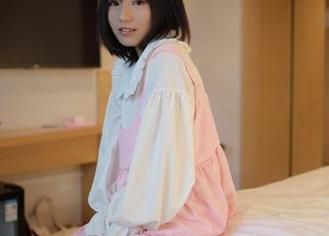 模范学院 - 当白衬衫遇见Jennanni_Jen：这是一个关于挂在阳光下的套图故事！