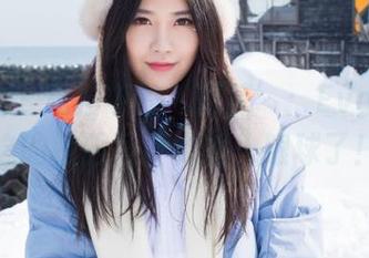 爱蜜社 - 私拍中的‘班花’：Evon陈赞之的校服写真太抓人眼球了！