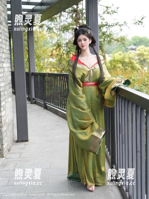 秀人网-Egg尤妮丝 秀人网 - Egg尤妮丝空姐的私拍心情,原图里的每一瞬都像在说话。