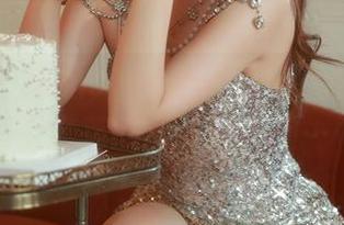 秀人网 - Nono酱的浴缸套图：那些在水面上游荡的念头与泡泡……