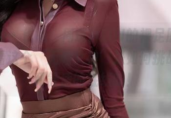 秀人网 - 作品：周琰琳LIN的裸足原图，来看看这个‘无鞋女神’是如何挑战时髦和舒适的底线的！
