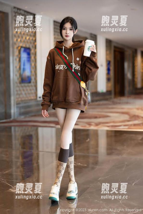 秀人网-小芭乐 秀人网 - 小芭乐,长腿与美妙,写真图库里的吸睛法宝!
