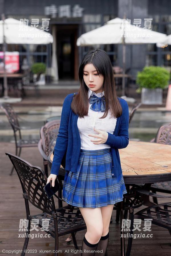 秀人网-抖娘利世 秀人网 - 高清图集中的抖娘利世:短裤与阳光的完美搭档!