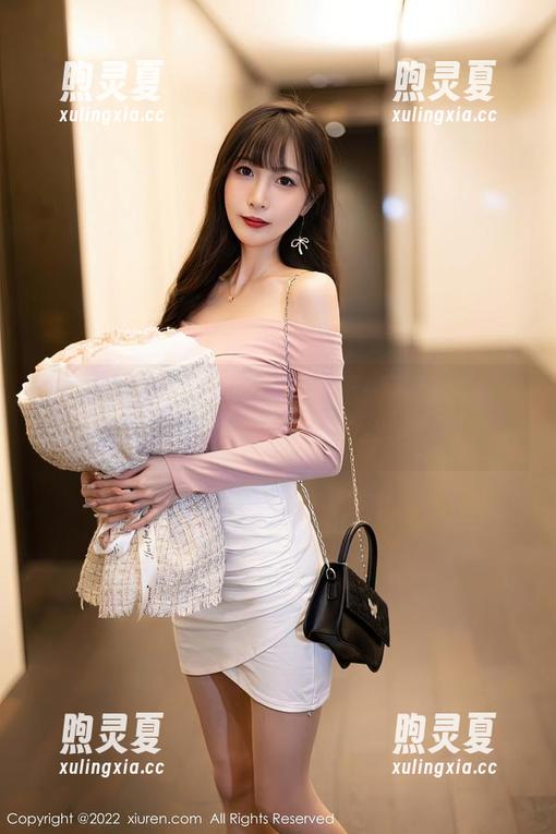 秀人网-是小逗逗 秀人网 - 是小逗逗自拍特辑:下载这个,和你的审美做个战斗吧