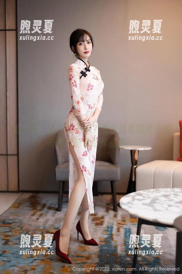 秀人网-糯美子 秀人网 - 去三亚干嘛?当然是看糯美子的高清泳池诱惑作品集!
