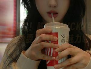 秀人网 - 别错过！陈雅漫VICKY学姐图包更新，感觉要被她这个魅力吸引了