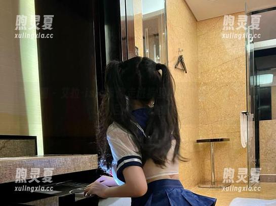 微密圈 - 艾拉·isla带你走进裤里丝美图的奇妙世界：让人目不转睛的探险