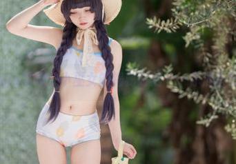 花铃Hana写真：小巫女的揭秘时刻——你准备好了吗？