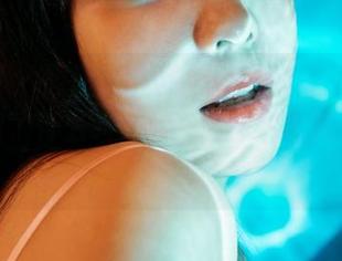 蜜桃社 - 露西Lucy的泳池写真，让我终于理解了什么叫做‘一张照片胜过千言万语’！